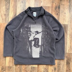 Nautica Men's Gray Sweater with Skater Graphic